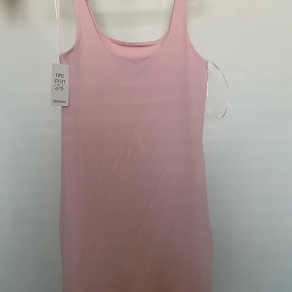 Light pink dress contour size medium - Picture 3 of 5